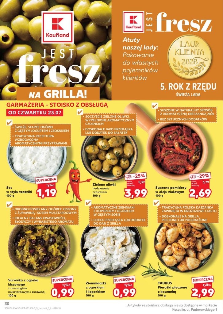 surówka z ogórka kiszonego z dressingiem musztardowym i żurawiną