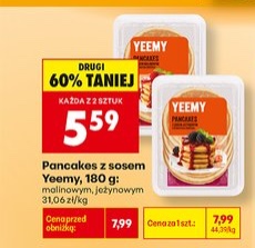 pancakes z sosem malinowym